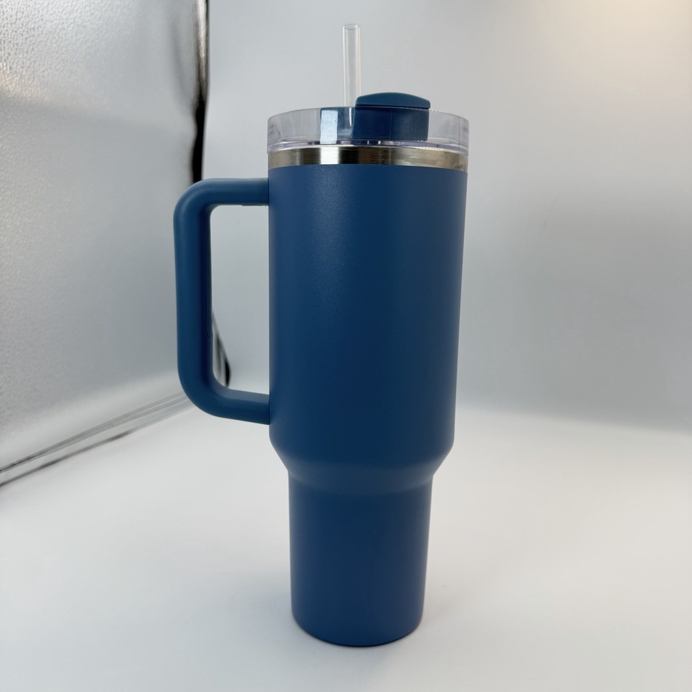Stanley Cup Quencher Flowstate Tumbler 40 Oz Indigo Blue - Picture 3 of 5